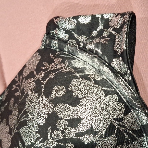 Pink Vicortia Secret Bra 32B - Picture 2 of 12